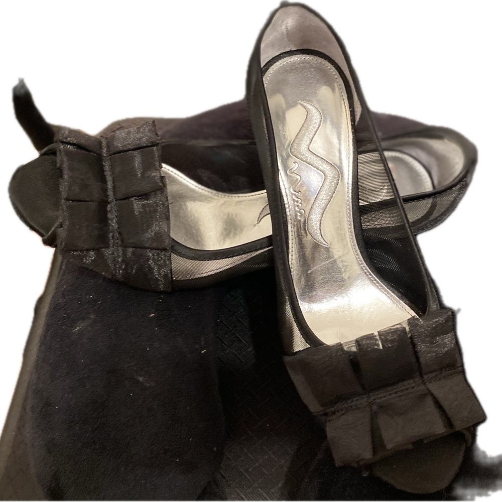 Nina Elegant Black Heels with Bow Detail